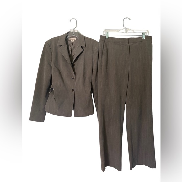 Micheal Micheal Kors pinstripe suit jacket sz 10 pants sz 8 - Picture 1 of 13